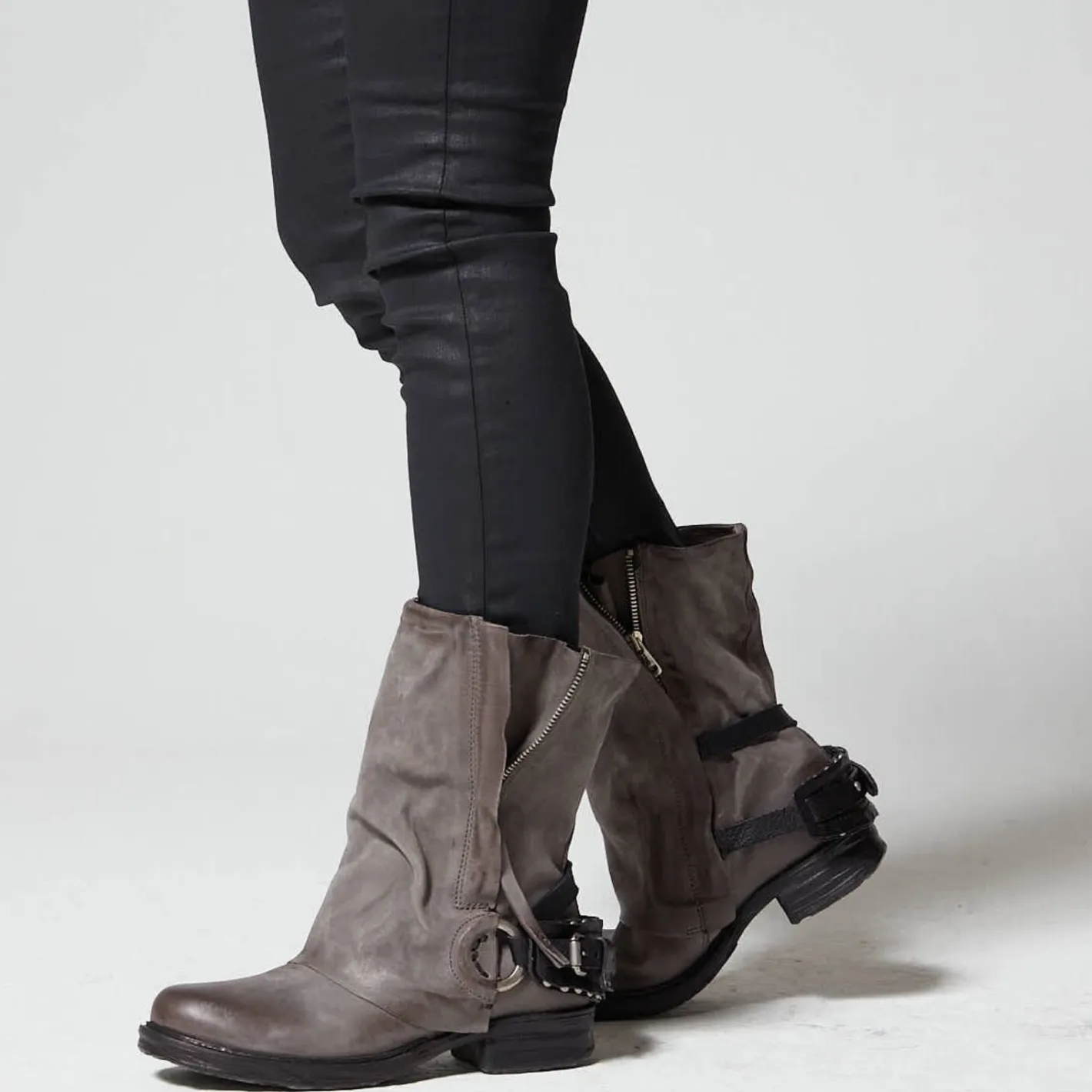 stiefeletten_saintec__377.webp Outlet STIEFELETTEN SAINTEC 259214 Damen Stiefeletten