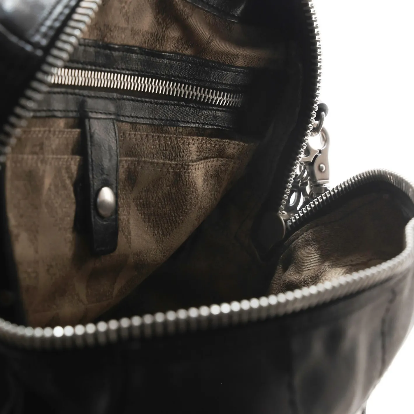 taschen_assenza_6.webp Fashion TASCHEN ASSENZA Damen Taschen