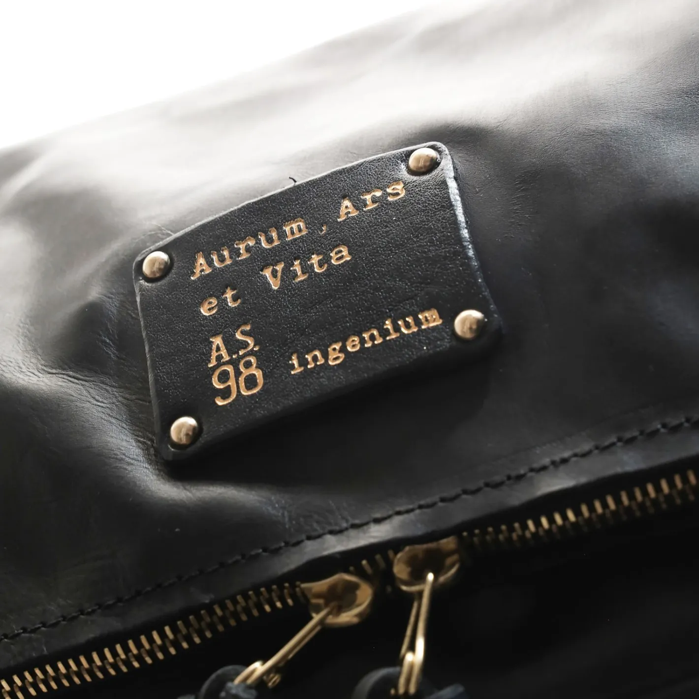 taschen_fabi_5.webp Store TASCHEN FABI Damen Taschen